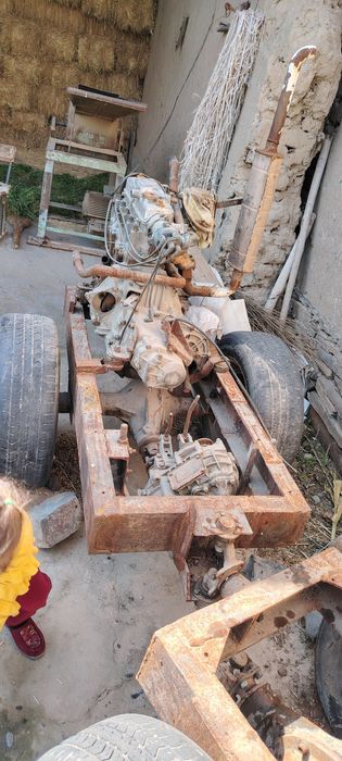 Mini traktor sotiladi. Alohida matori ham sotiladi