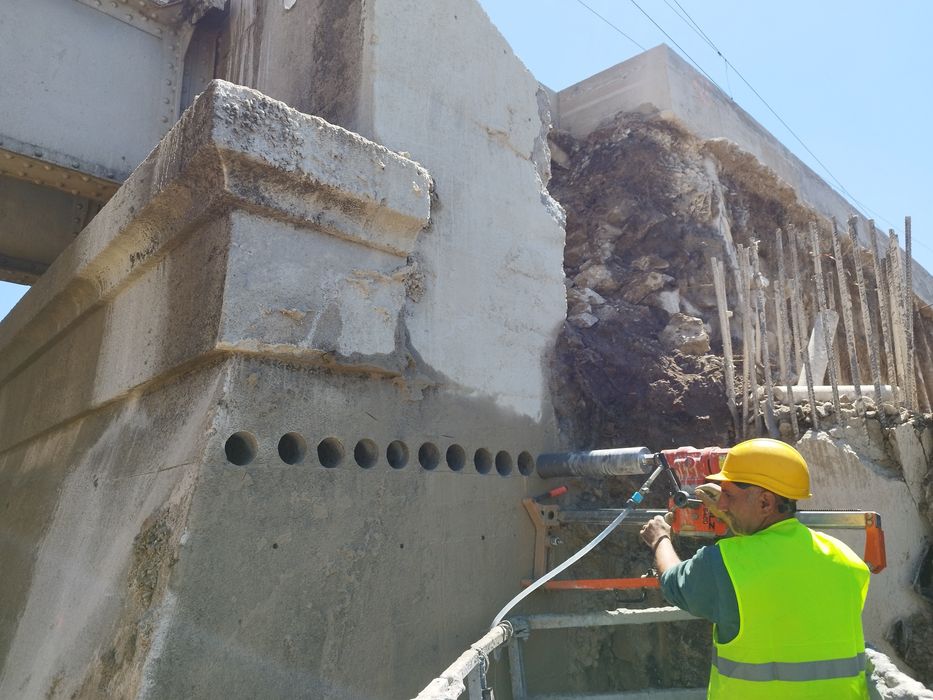 Taiere beton Goluri usi geamuri Gauri cu carota