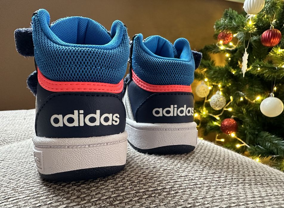 Бебешки обувки Adidas