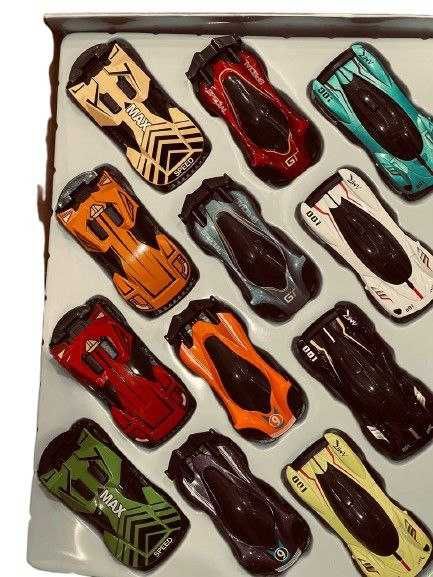 Karobkasi Yarim Metall korpusli o‘yinchoq sport avtomobili