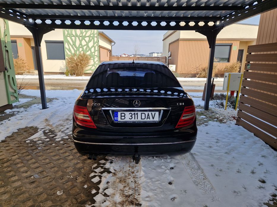 Vând mercedes c class w204 an 2012 facelift  ful led