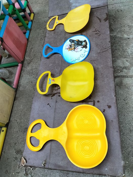 Продам санки ледянки разные.