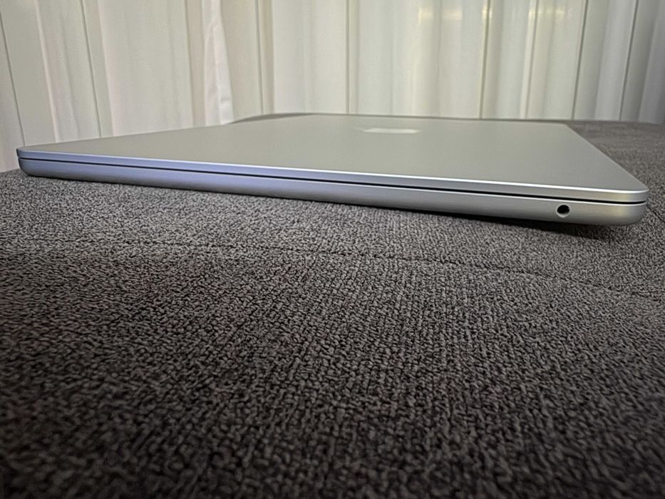 Apple Macbook Air 15 M3 24 GB Ram 512 Disk Гаранция към Apple