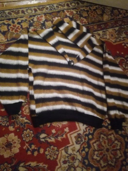 Продам кофты женские