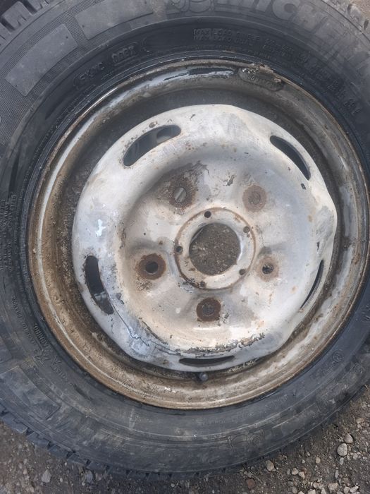 Vand roata rezerva R 15 ford tranzit are anvelopa 195 70 15 C michelin