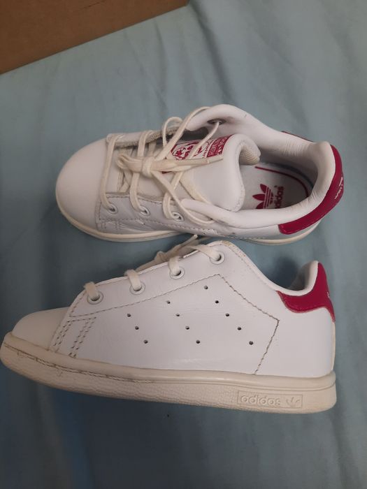 Adidas Stan Smith , pentru copii nr 23 , sunt noi aduși din portugalia