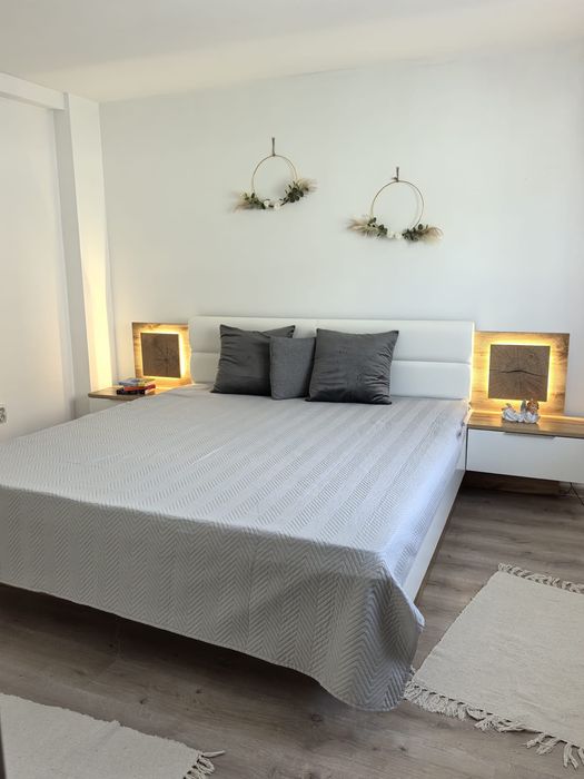 Apartament 75 m2 la curte comuna de inchiriat