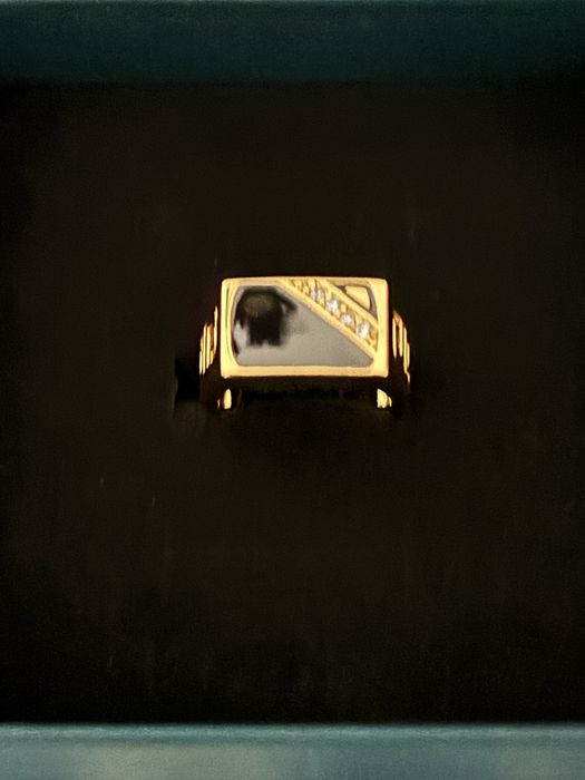 Нов мъжки сребърен пръстен със 18 каратово златно покритие размер 7