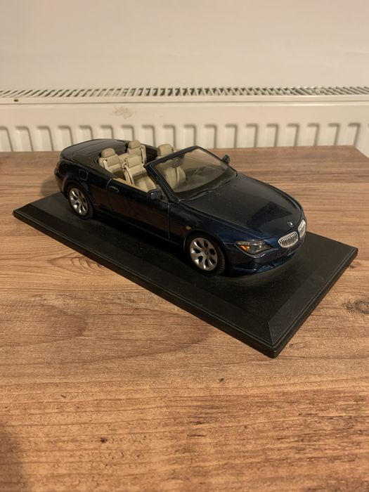Macheta BMW scara 1:18