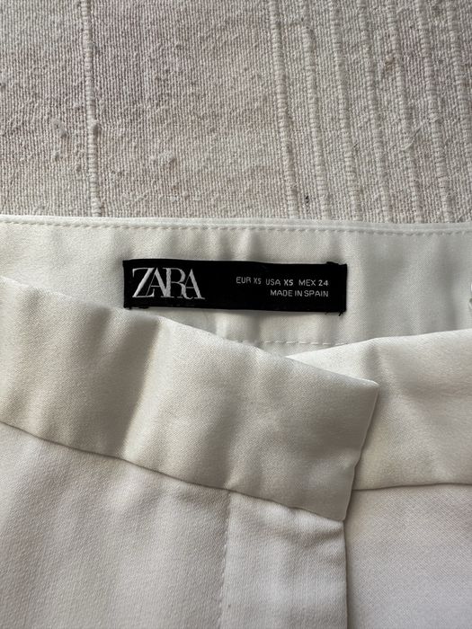 Бял панталон Zara, размер XS – нов!