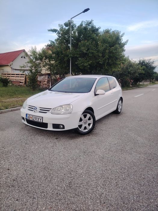 Vând Volkswagen Golf 5
