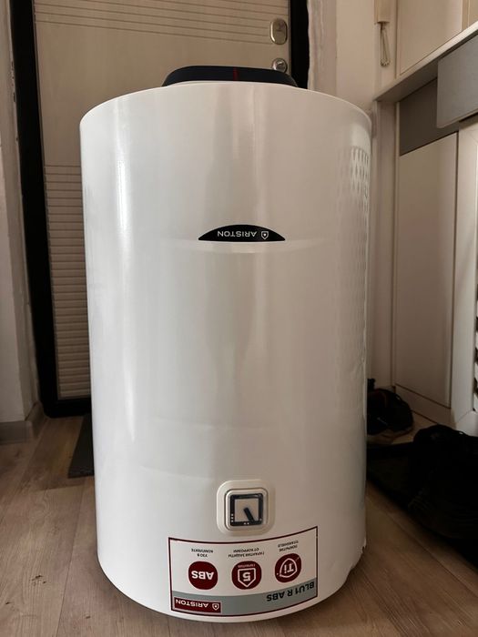 Продам обогреватель Аристон