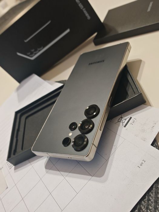 Samsung galaxy s25 ultra Black 512GB  като НОВ