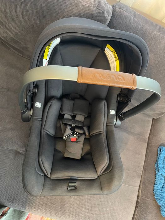 Кошче за кола за бебе Nuna