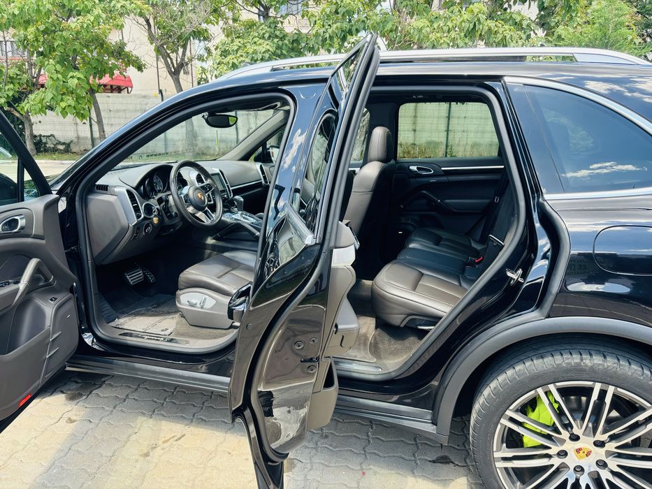 Porsche Cayenne Hybrid PHEV
