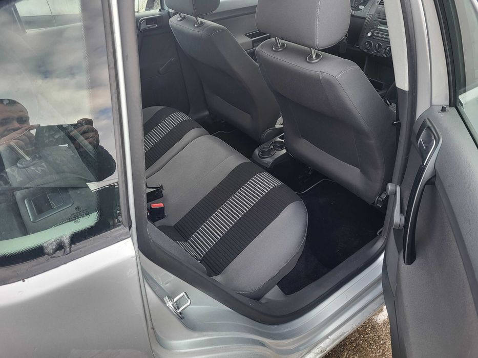 Dezmembrez Volkswagen Polo 9N, 2008, 1.2 bezina Motor BZG