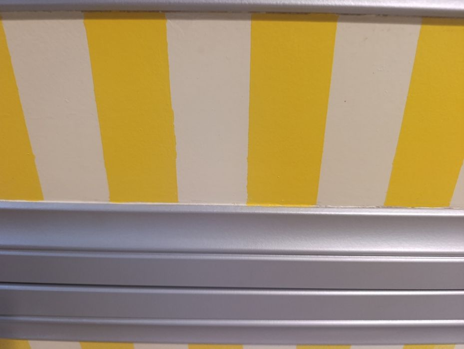 Дизайнерски скрин и пердета в жълто и бежово