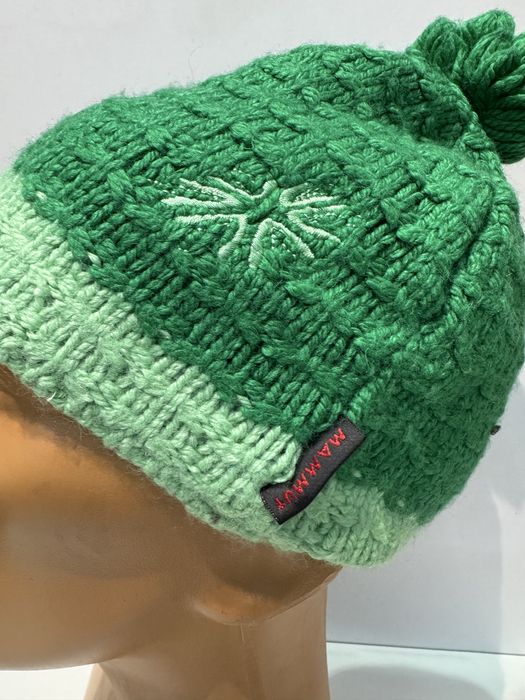 Дамска зимна шапка MAMMUT