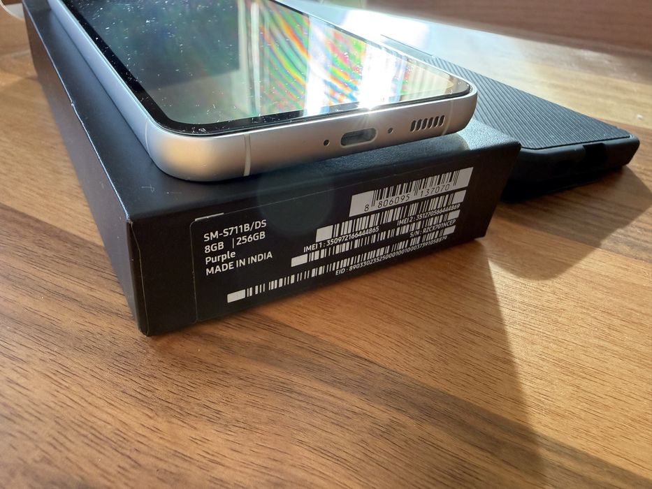 Samsung Galaxy S23FE  256 Gb Като нов