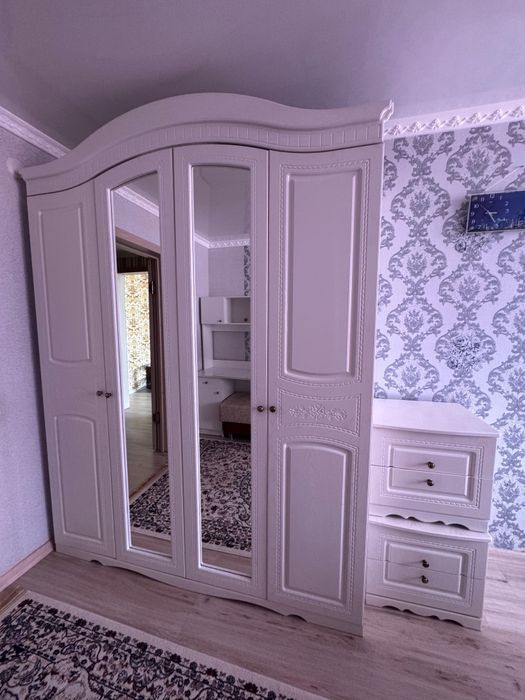 Продам спальный гарнитур