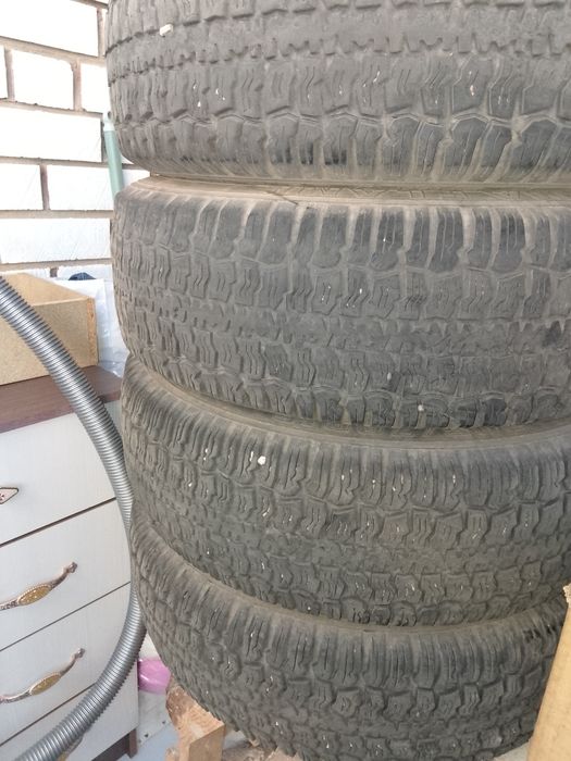 Продам шины 205/70/16