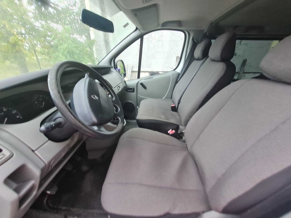 Renault trafic vând