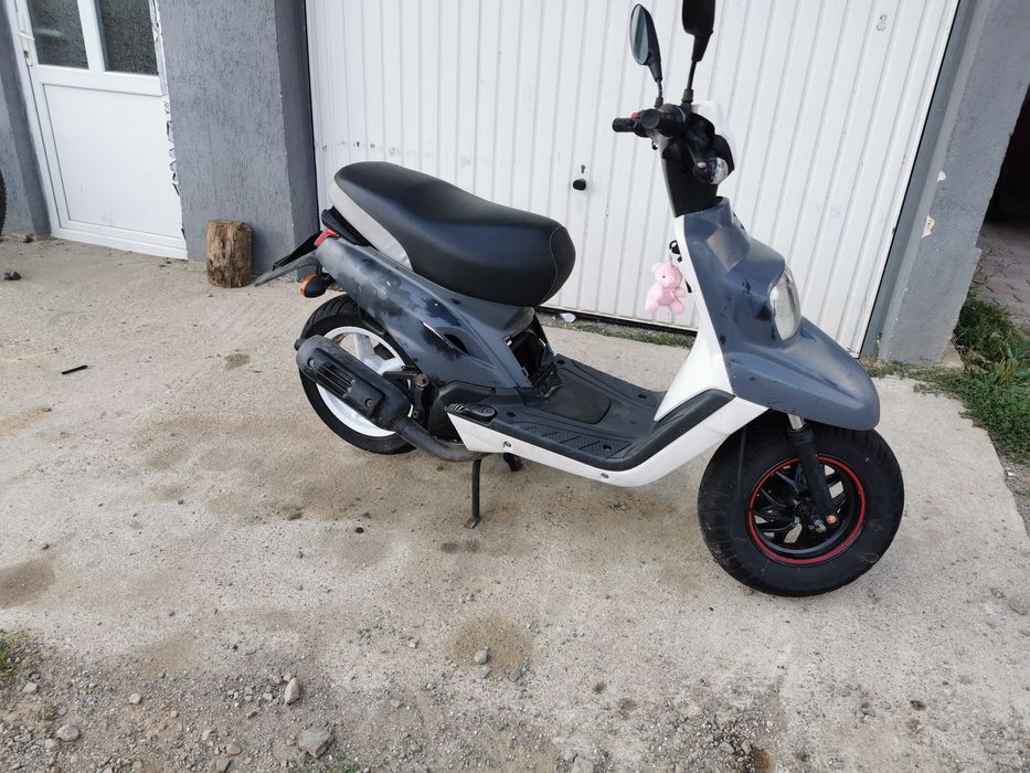 Scuter yamaha boster