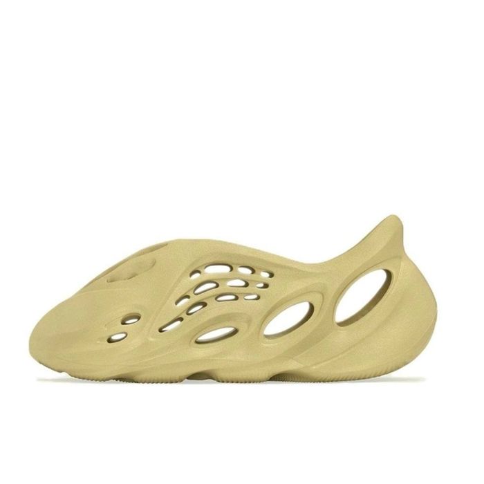 Супер Цена! Тапочки Adidas Yeezy  Foam Runner ! Люкс качество!