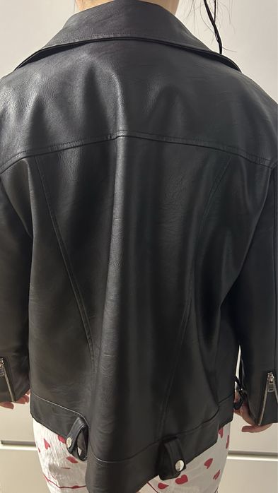 Продам женскую кожанку