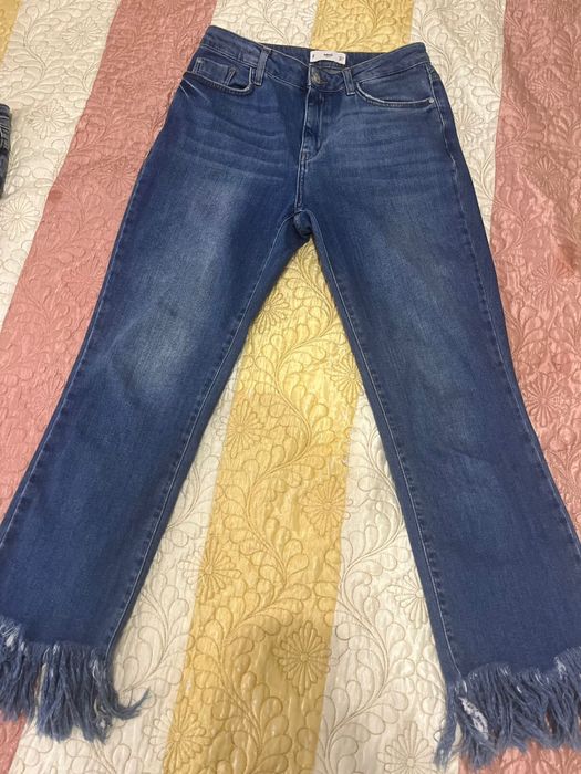 Продам женские джинсы