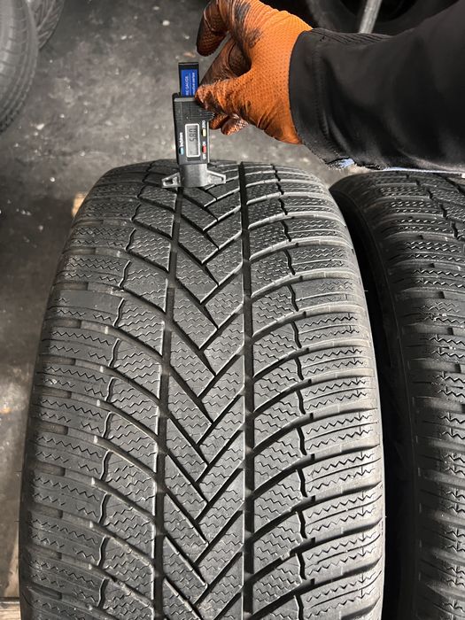 2 anvelope iarna 265/40/20 , Bridgestone , 5.8 mm , DOT 2022