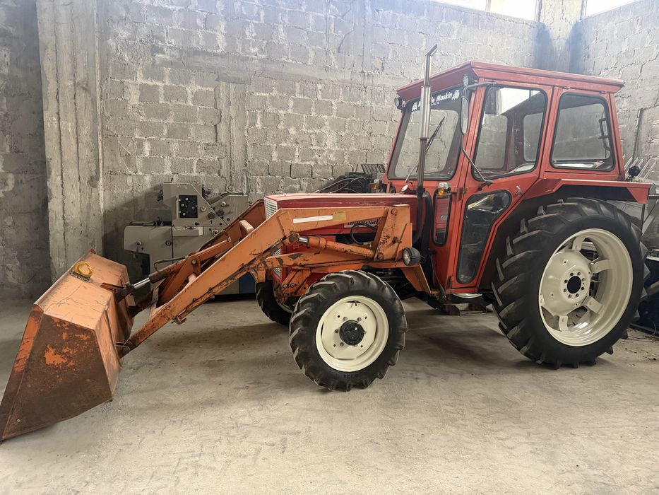 Tractor Universal 550 DT