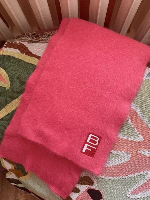 Шал By Far, 50 евро