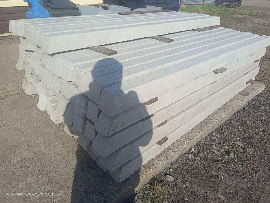 Бетонные столбики