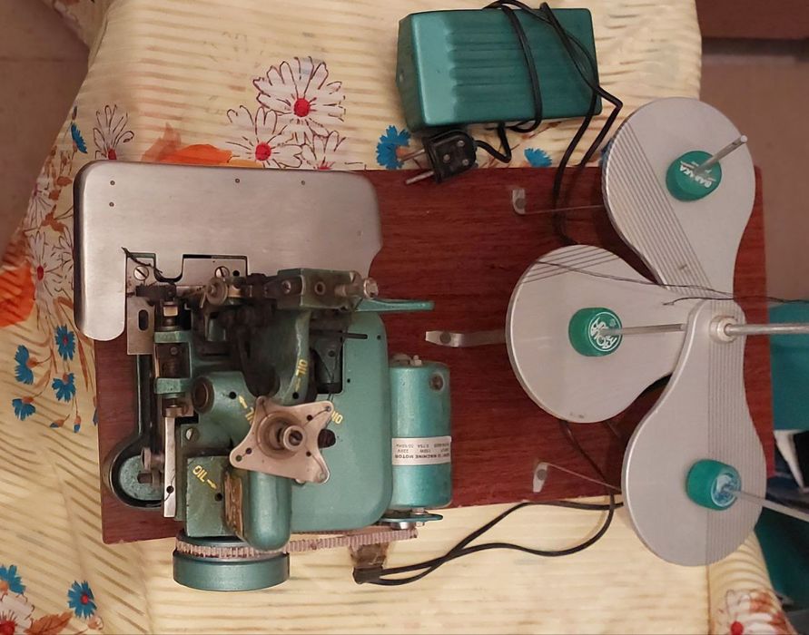 Продаётся Обверлочная машинка
