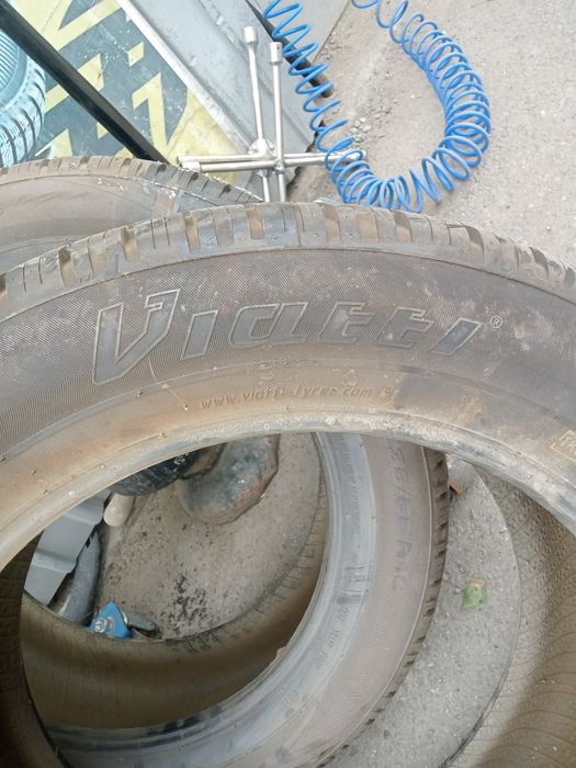 Продам шины р18 срочна
