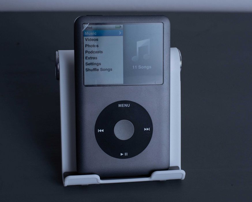 iPod Classic 6th Generation 128GB – Baterie 2000mAh, Carcasă Nouă