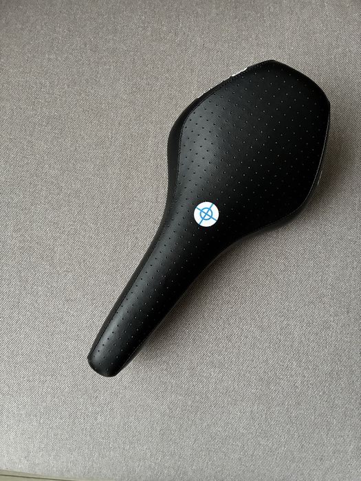 Шосейна седалка Scape