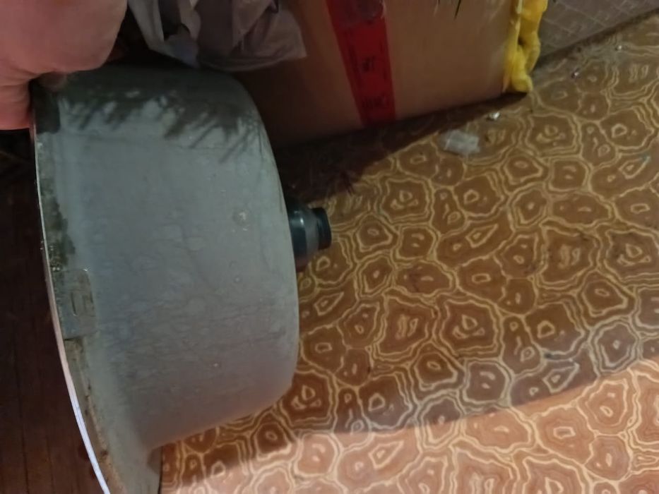 Раковина для кухни круглая.