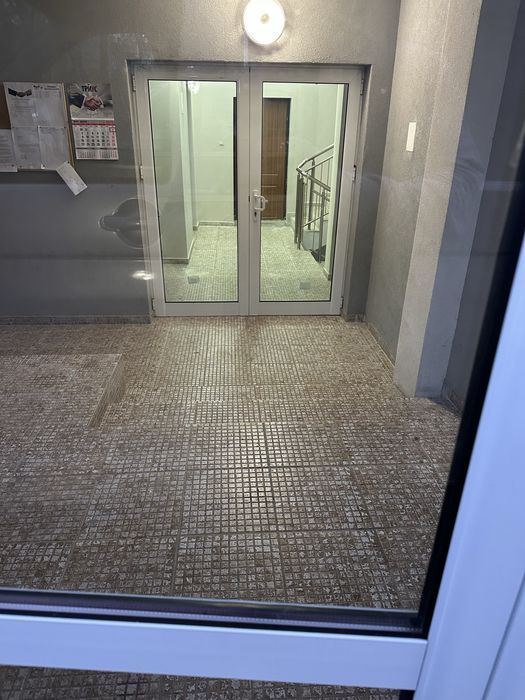 Продавам двустаен с дворно парко място в Трошево