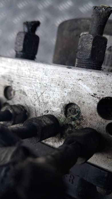 pompa ABS Nissan Juke 1.5 DCI an 2011 cod 47660-1KD2A