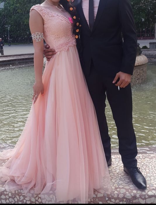 Бална рокля цвят праскова размер М/Л