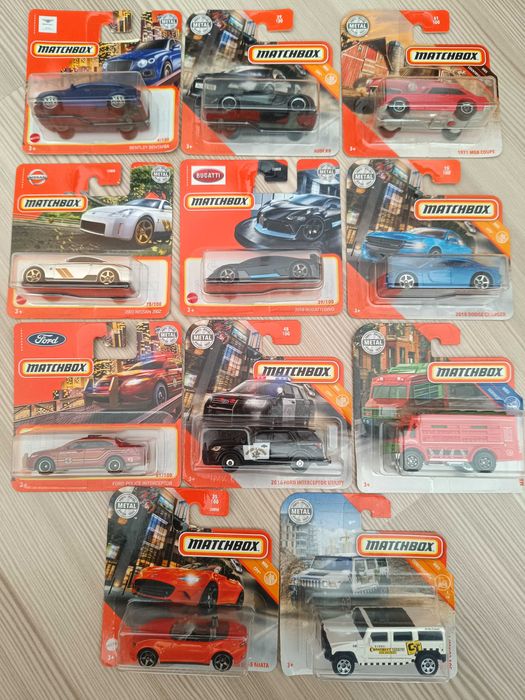 Vand 11 machete Matchbox la pretul de 100 de lei