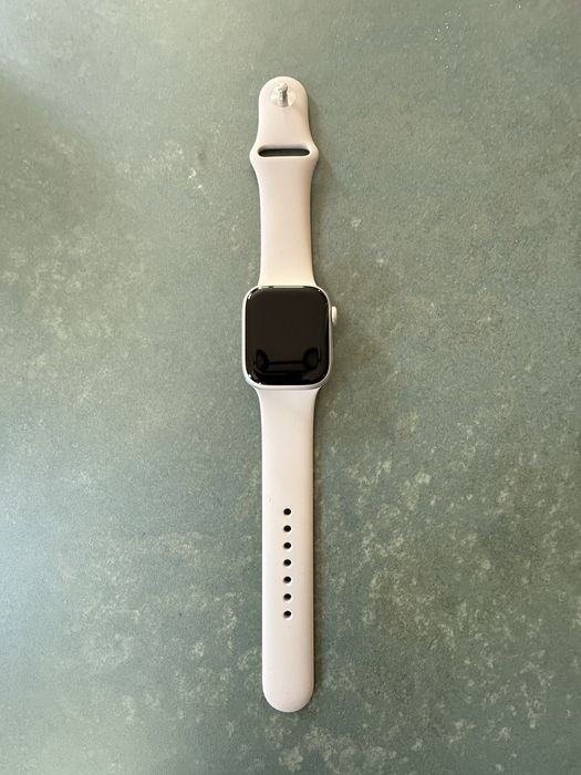 Apple Watch 8, 41 mm cellular starlight