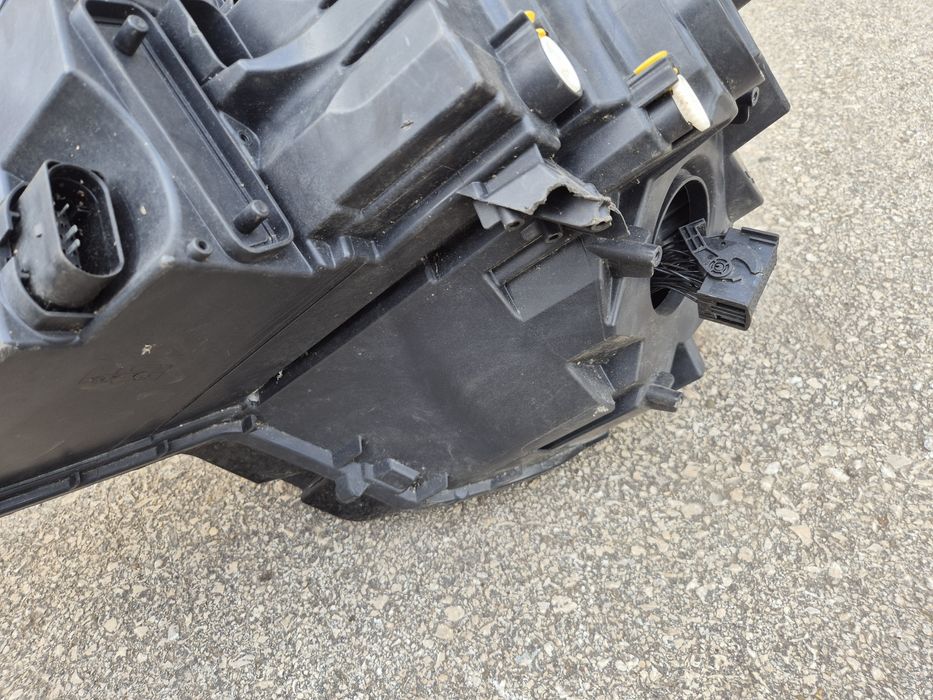 Десен фар Skoda Karoq Шкода фарове