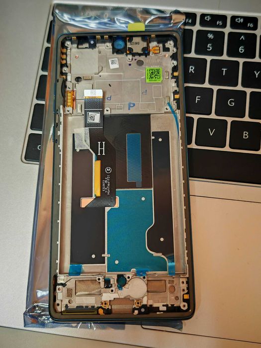 Нов оригинален дисплей с рамка за Motorola Edge 50 Fusion / Forest Blue / Гаранция