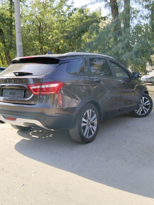 Продам. Лада Веста СВ Cross