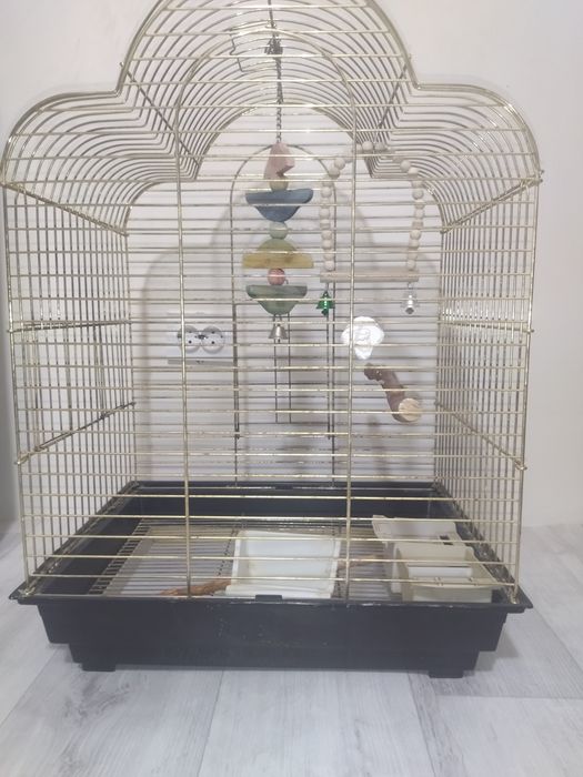 Продам клетку для попугаев