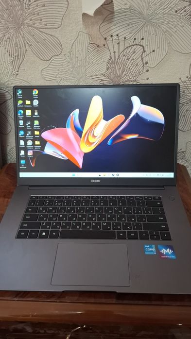 Элегантный ноутбук Honor MagicBook 15