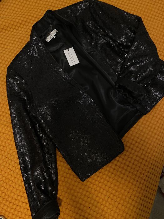Черно Сако/ Връхна Риза с пайети